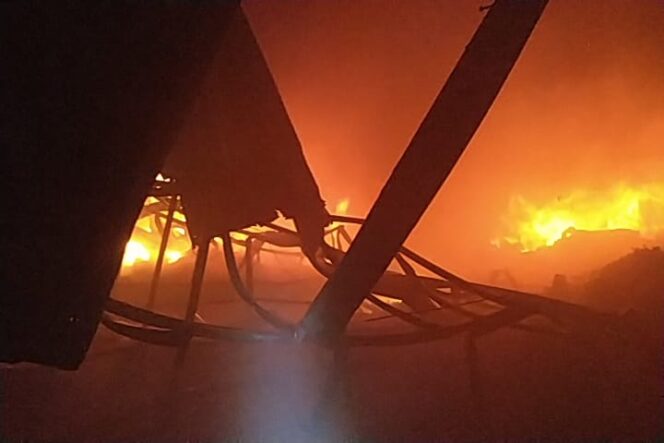 
Gudang Pabrik Mainan di Malang Ludes Terbakar 