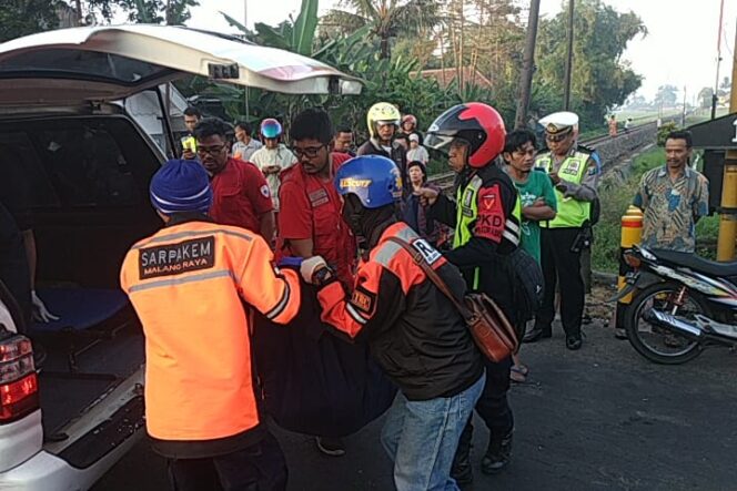 
Asyik Mabuk Oplosan di Pinggir Rel KA, Dua Pemuda Tewas Dihantam Kereta