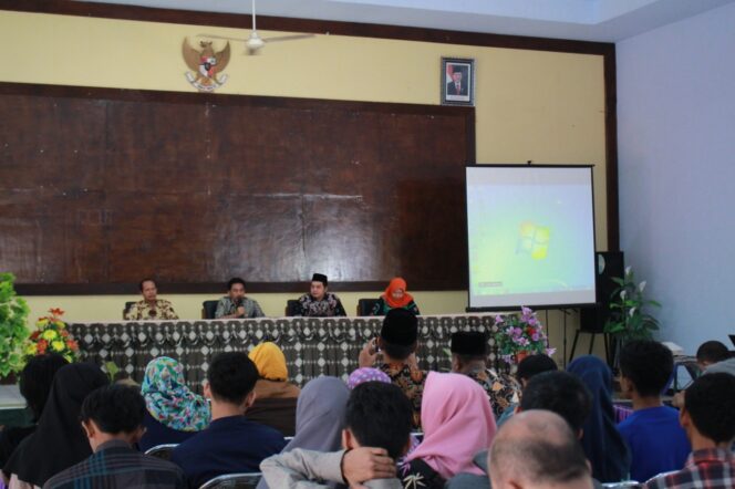 
Bakesbangpol Probolinggo Gelar Pemberdayaan Organisasi Kemasyarakatan Karang Taruna