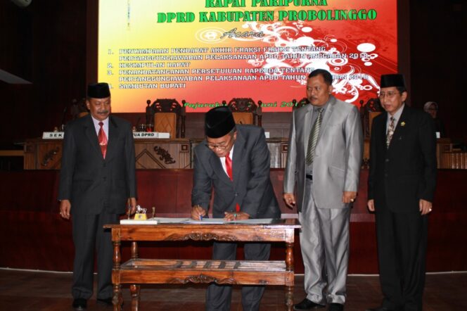 
Seluruh Fraksi di Probolinggo Setujui LPJ Pelaksanaan APBD 2018