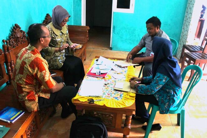 
Dispersip Kabupaten Probolinggo Berikan Pembinaan Pengelolaan Kearsipan Tingkat Desa