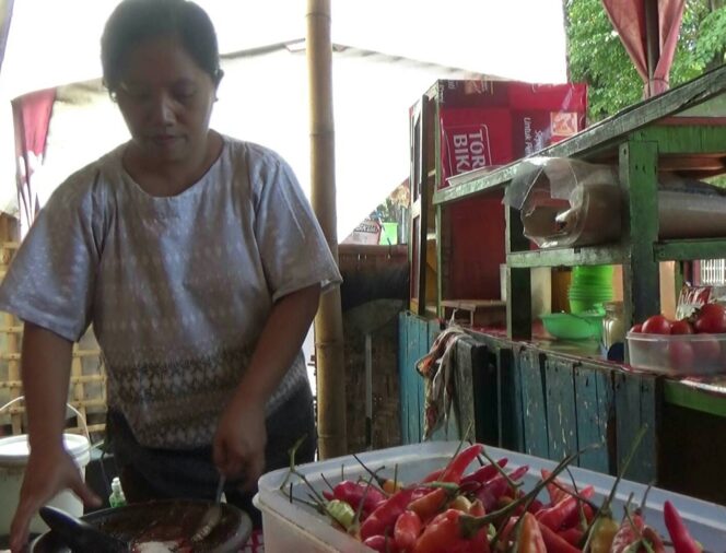 
Harga Cabe Melejit, Pemilik Warung Makanan Menjerit