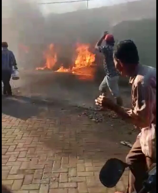 
Gara-gara Bocah Mainan Korek Api, Kios Bensin Ludes Terbakar