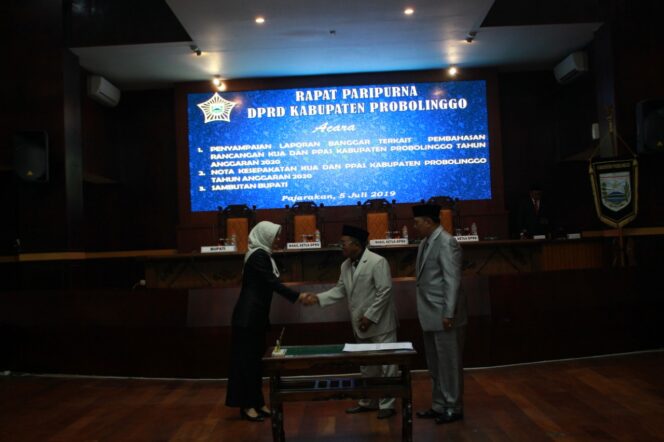
Eksekutif dan Legislatif di Probolinggo Teken Kesepakatan KUA-PPAS APBD TA 2020