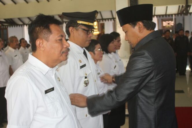 
Isi Kekosongan Kepala OPD, Bupati Irsyad Rolling Sejumlah Pejabat