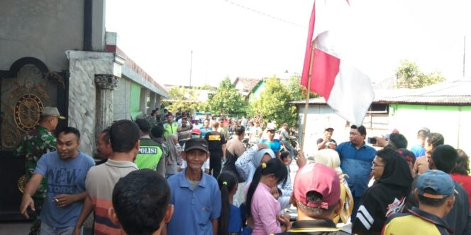 
Rumah Kades Kedungringin Digeruduk Warga, Ada Apa?