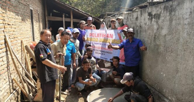 
Puluhan Kader Sanitasi Dilatih Pembuatan Jamban Sehat