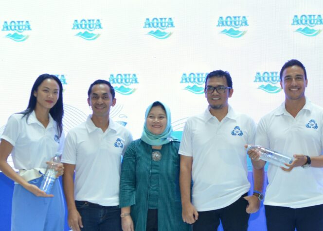
Danone-AQUA Perkenalkan Botol 100% Daur Ulang di Jakarta