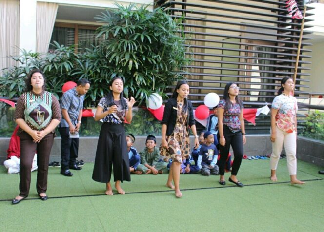 
The Trans Resort Bali Rayakan Hari Kemerdekaan dengan Fun Activities with Orphanage