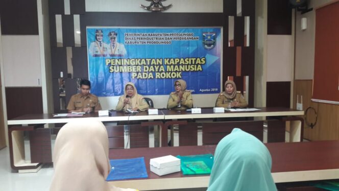 
Disperindag Probolinggo Gelar Bimtek Peningkatan Kapasitas SDM Usaha Rokok
