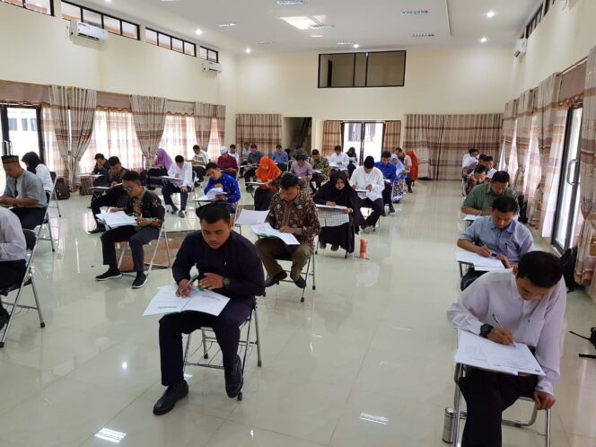 
Ratusan Peserta Ikuti Seleksi Calon Penerima Beasiswa Program Doktor Dalam Negeri