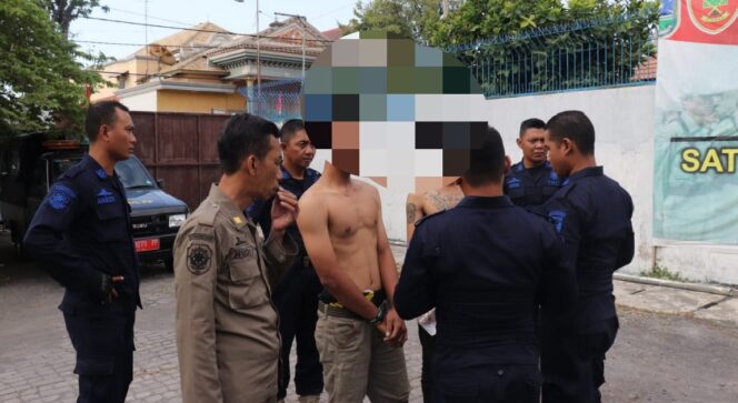 
Pesta Miras, Dua Remaja Diamankan Satpol PP