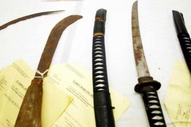 
Dikira Begal, Pemotor Bawa Sajam Diamankan Petugas