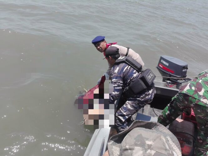 
Mayat Wanita dengan Kondisi Terikat  Ditemukan Mengambang di Laut
