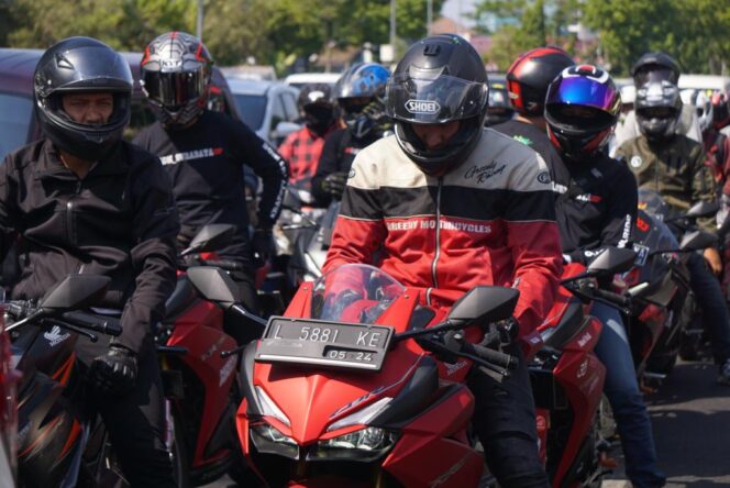 
Ini Tips Cari Aman Mengendarai Motor di Jalanan yang Macet