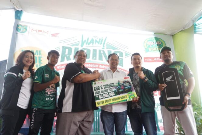 
Serahkan Hasil Lelang Honda PCX ke Panti Asuhan, MPM Ajak Bonek Wani Riding