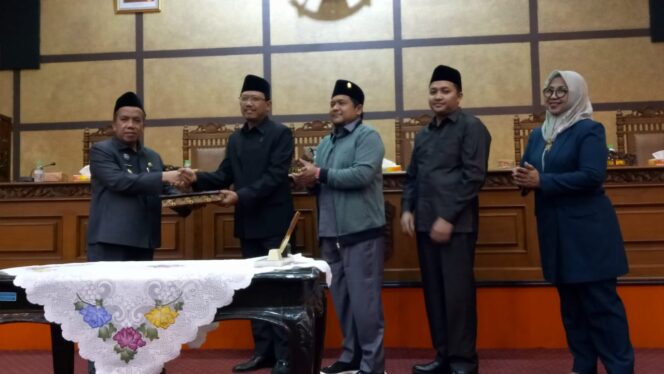
DPRD Kabupaten Pasuruan Sahkan APBD Perubahan 2019