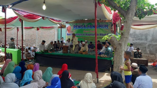 
Haul Mbah Ghozali Basyaiban Dihadiri Dua Ulama Besar NU