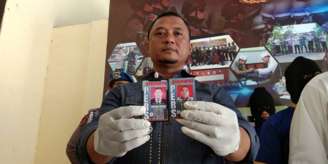 
Terlilit Hutang Puluhan Juta, Dua Oknum Wartawan Mingguan Jual Sabu