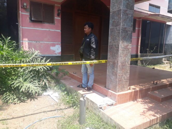 
Rumah Anggota Dewan di Pasuruan Dibondet