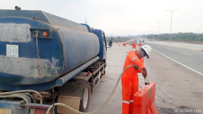 
Ini Penjelasan Jasa Marga Terkait Pembatas Jalan di Tol Pandaan Malang Bergerak Sendiri