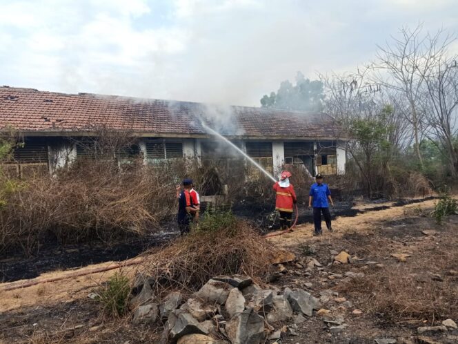 
Gedung Eks Patal Grati Dilalap Si Jago Merah