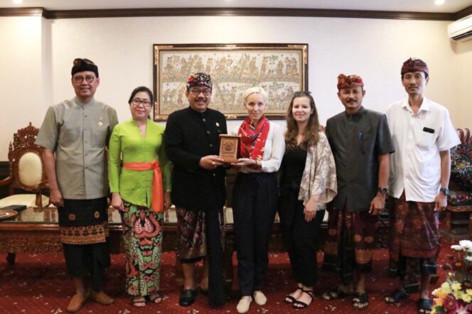 
Wagub Bali Ajak Pemerintah Hungaria Kerjasama di Bidang Pengelolaan Sampah