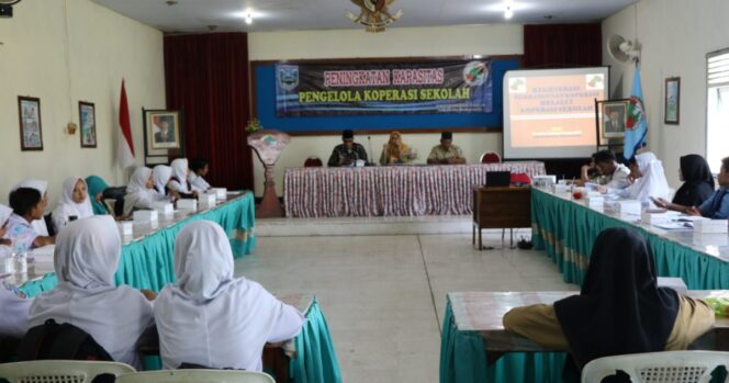 
Ini Cara Pemkab Probolinggo Tingkatkan Kapasitas Pengelola Koperasi Sekolah