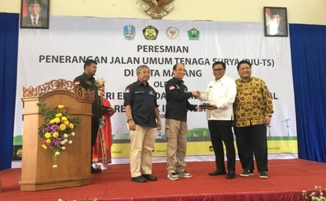 
Kota Malang Terima Bantuan 150 PJU TS dari Kementrian ESDM