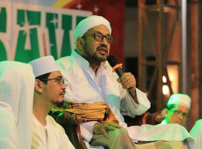
Habib Taufiq Ajak Seluruh ASN Pemkot Pasuruan untuk Galakan Salat Berjamaah