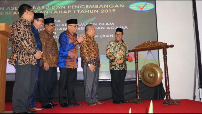 
Ini Pesan Wamen Agama Kepada Para Assesor Baru