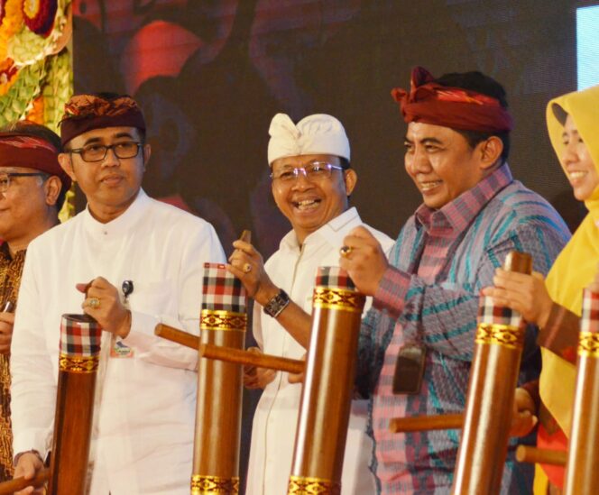 
Optimalisasi Keuangan Daerah, Gubernur Bali Dukung Implementasi Perluasan Pembayaran Non Tunai