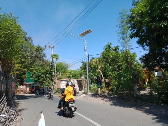 
Belum Sebulan Dipasang, Lampu PJU di Wilayah Bangil Ini Sudah Padam