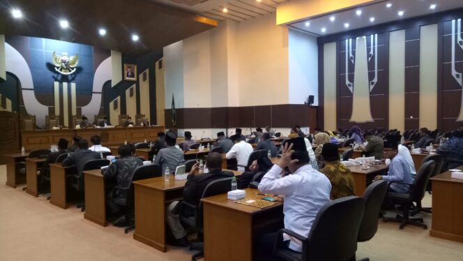 
Sikapi Polemik Pilkades Serentak di Kabupaten Pasuruan, 5 Fraksi Tetap Sepakat Gunakan Interpelasi