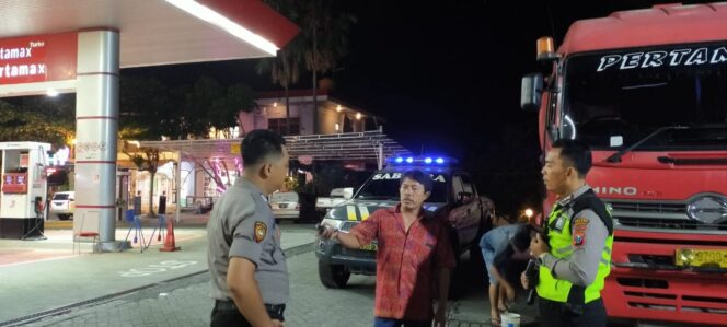 
Antisipasi Penyimpangan Subsidi Solar, Polsek Grati Lakukan Pengawasan dan Penjagaan di SPBU 