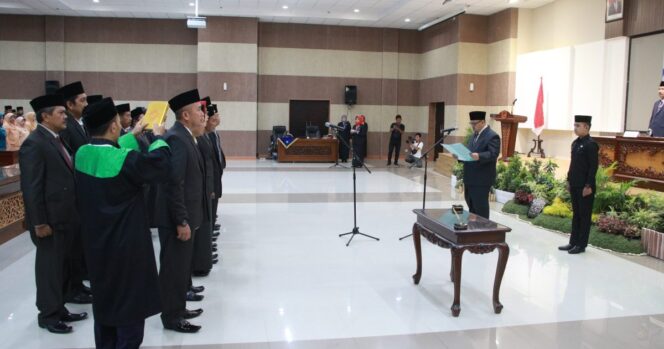 
HUT Korpri, Belasan Pejabat Pemkab Probolinggo Dimutasi