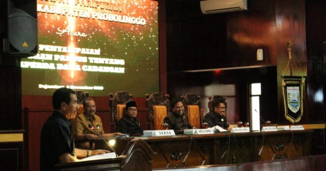 
Pansus DPRD Kabupaten Probolinggo Sampaikan Laporan Pembahasan Raperda Dana Cadangan