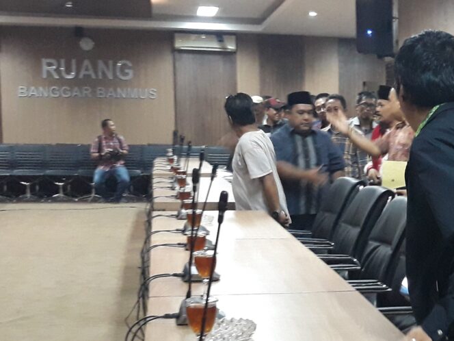 
Cari Keadilan, Cakades Clarak Datangi DPRD Kabupten Probolinggo