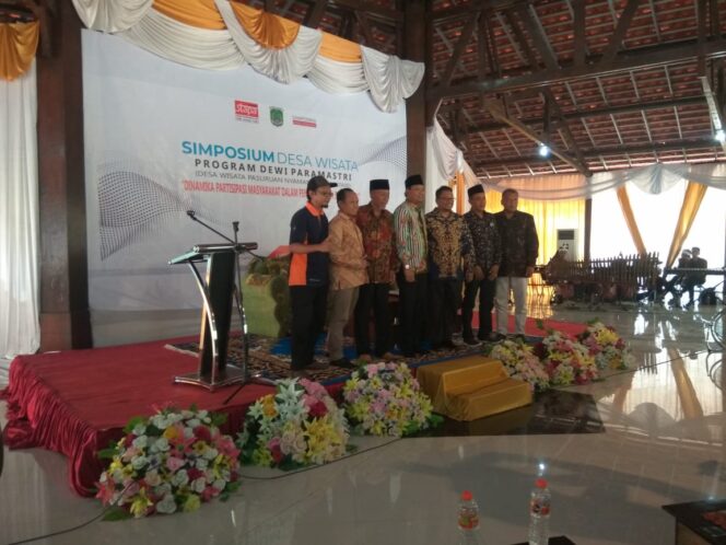 
Stapa Center Gelar Simposium Desa Wisata