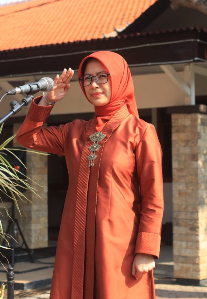 
Ini Pesan Amanat Istri Plt Wali Kota Pasuruan Saat Didapuk Jadi Pembina Apel