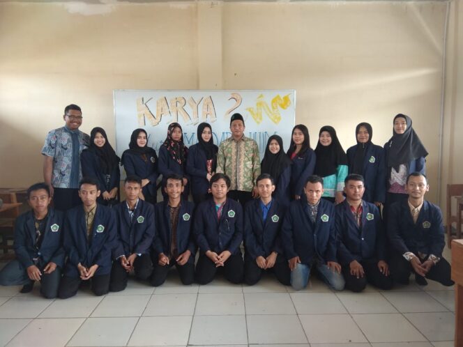 
Tim KKN STKIP PGRI Pasuruan Terapkan Program Berwawasan Lingkungkan