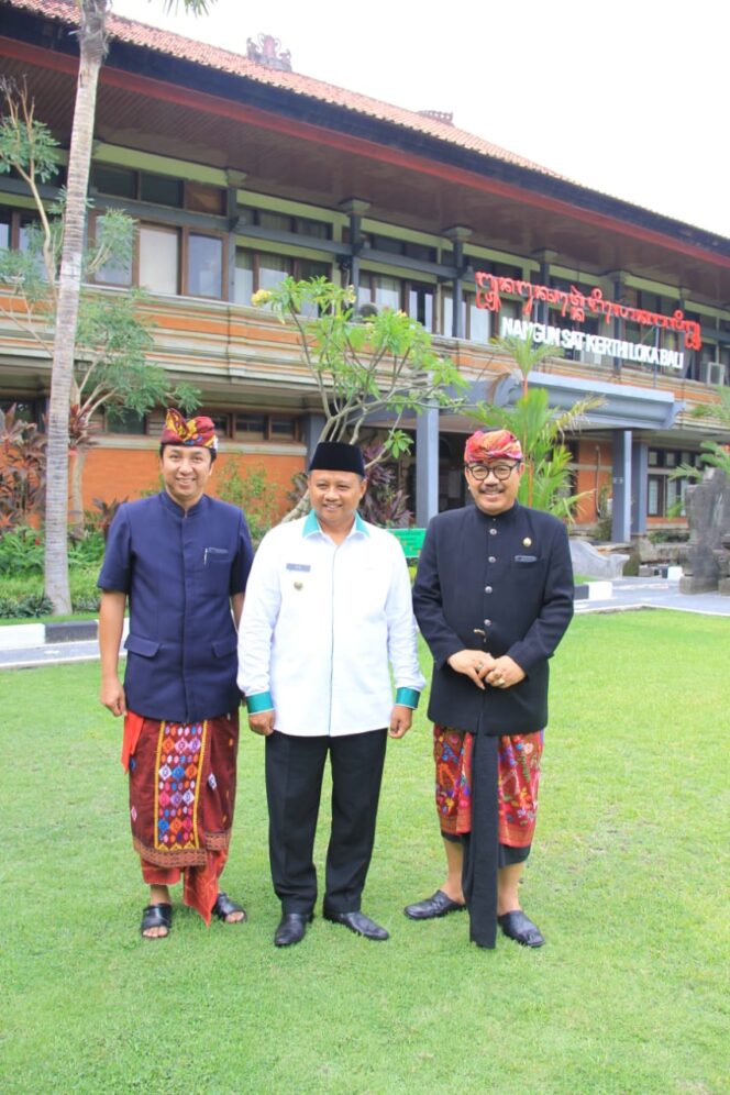 
Wagub Jabar Pelajari Tekan Angka Kemiskinan ke Bali