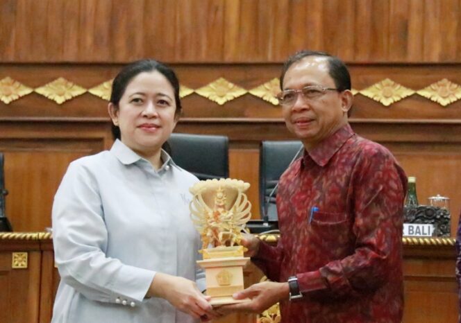 
Ketemu Puan Maharani, Gubernur Koster Mohon Dukungan RUU Provinsi Bali