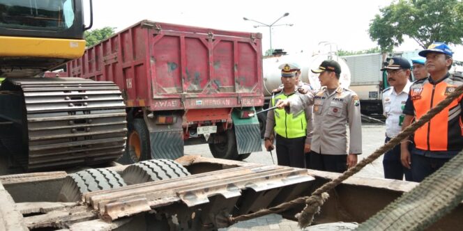 
Tak Layak Jalan, 6 Kendaraan Diamankan
