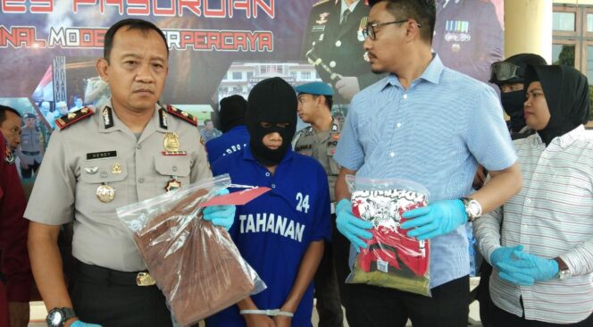 
Tiduri Pacarnya di Pekarangan, Pria Ini Akhirnya Mendekam di Tahanan