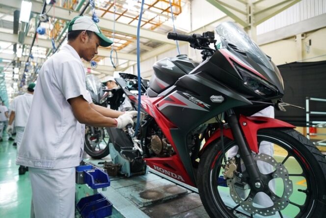 
Awali 2020, AHM Segarkan Tampilan Honda CBR150R