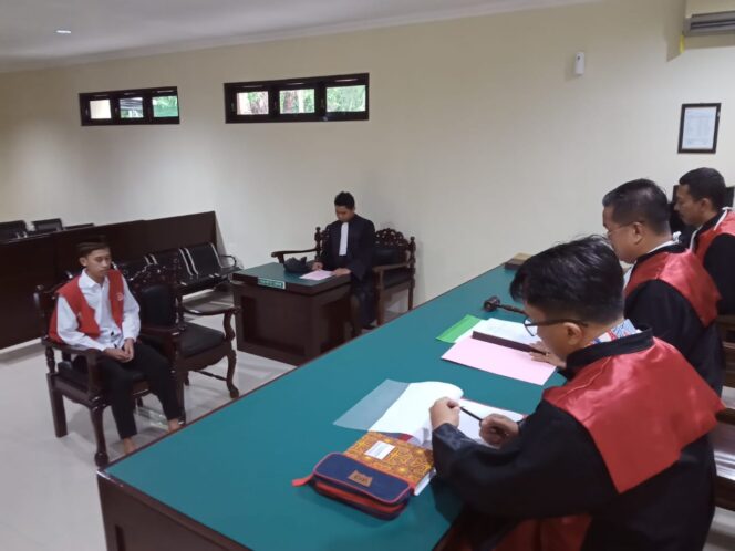 
Sidang Perdana Pembobol Website Kemendagri Berlangsung Tak Sampai Sepuluh Menit