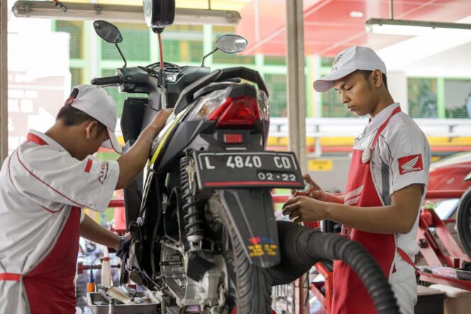 
Tips Perawatan Motor Matic Pasca Kena Banjir