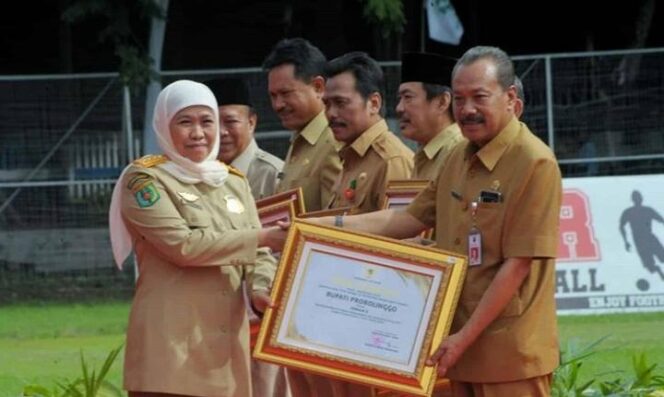 
Bupati Probolinggo Raih Penghargaan Terbaik Pembina K3 se-Jatim