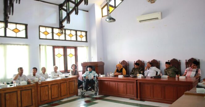 
Ke Kantor DKPP, Komisi B DPRD Klarifikasi Isu Kelangkaan Pupuk